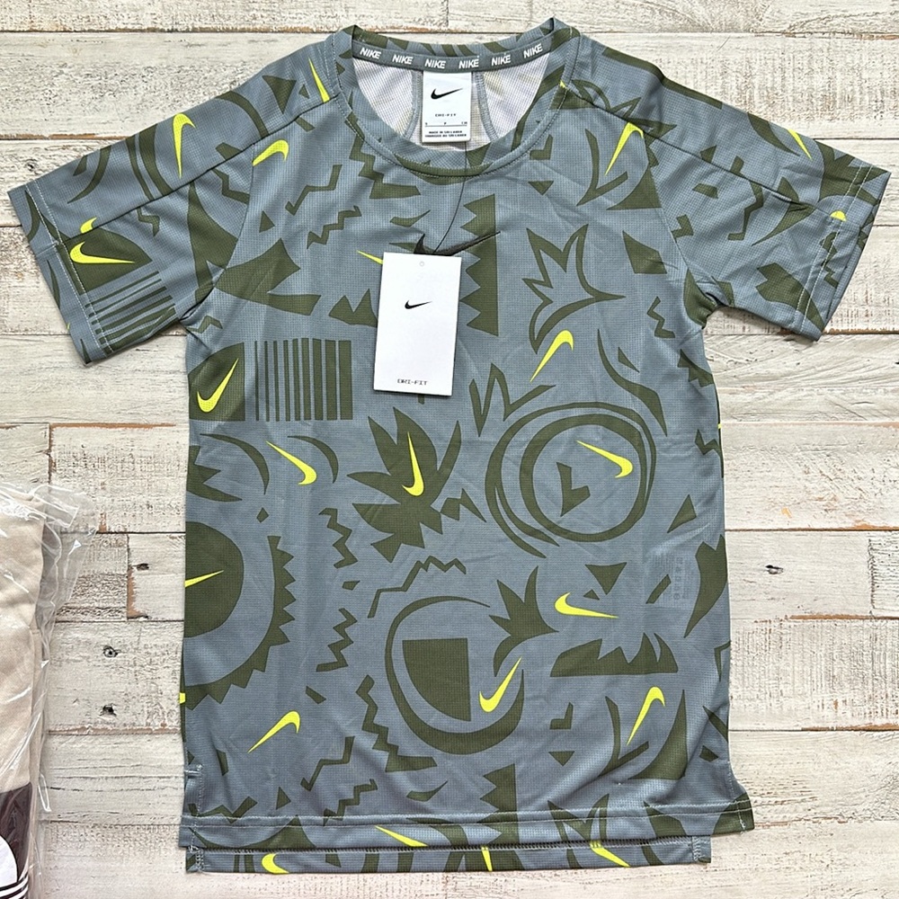 Boys Nike Dri-Fit T-Shirt NWT